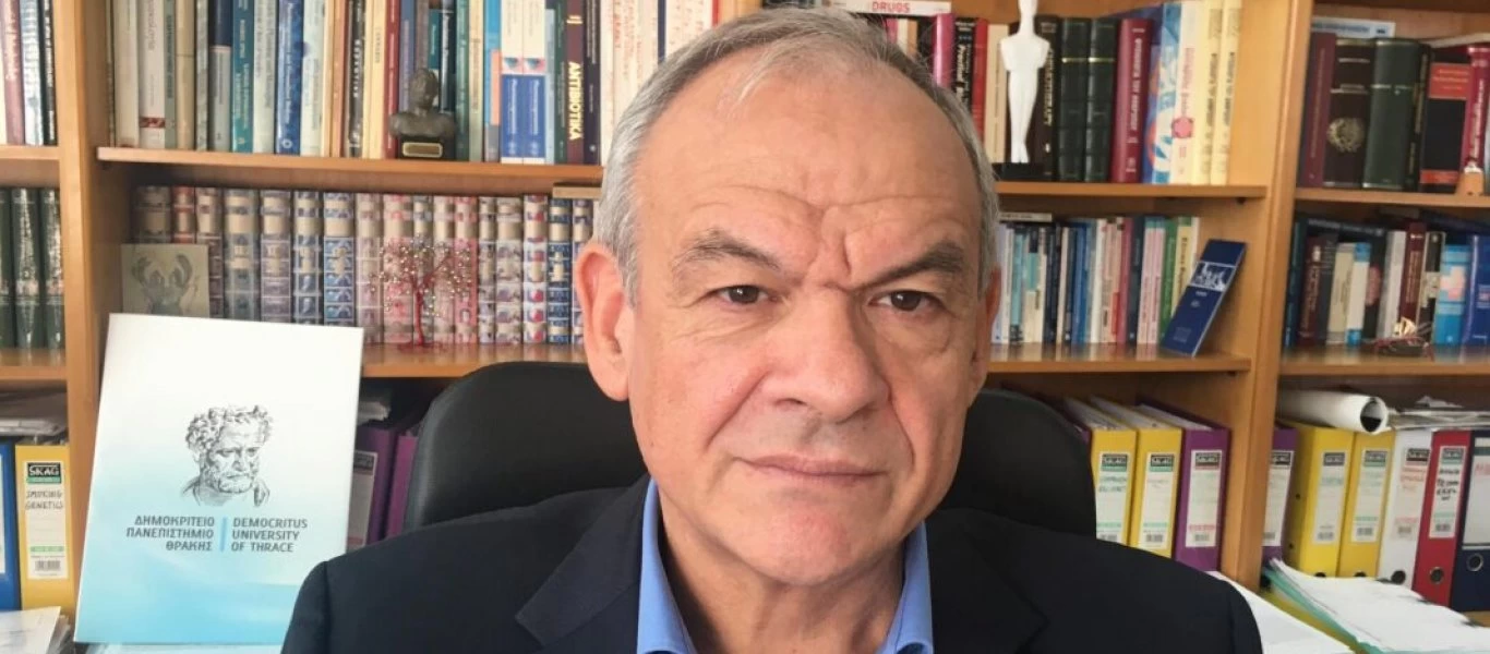 Αιχμές Ε.Μανωλόπουλου: «Η Επιτροπή μπέρδεψε τον κόσμο με το AstraZeneca»